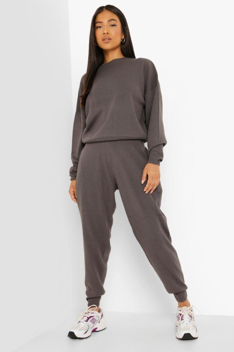 Маленький трикотажний джемпер і джоггер