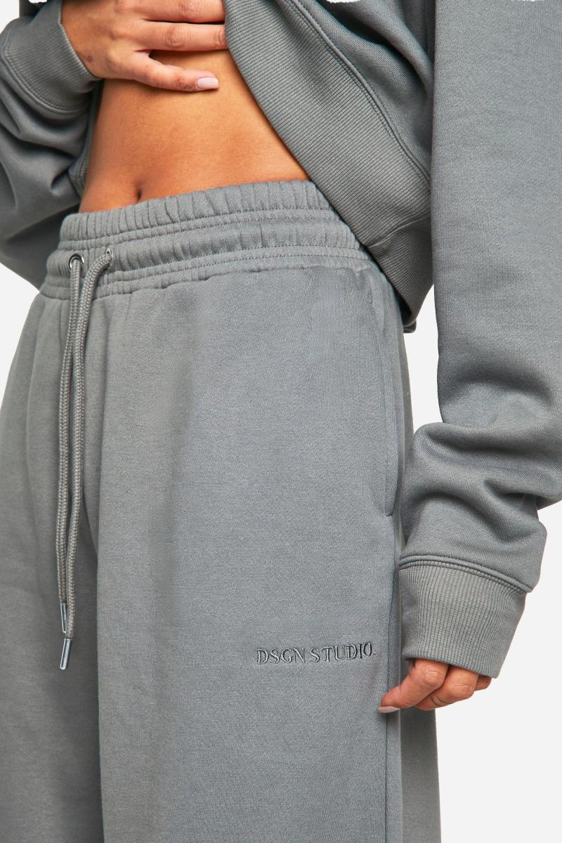 DSGN Studio Вишита широка нога Джоггер