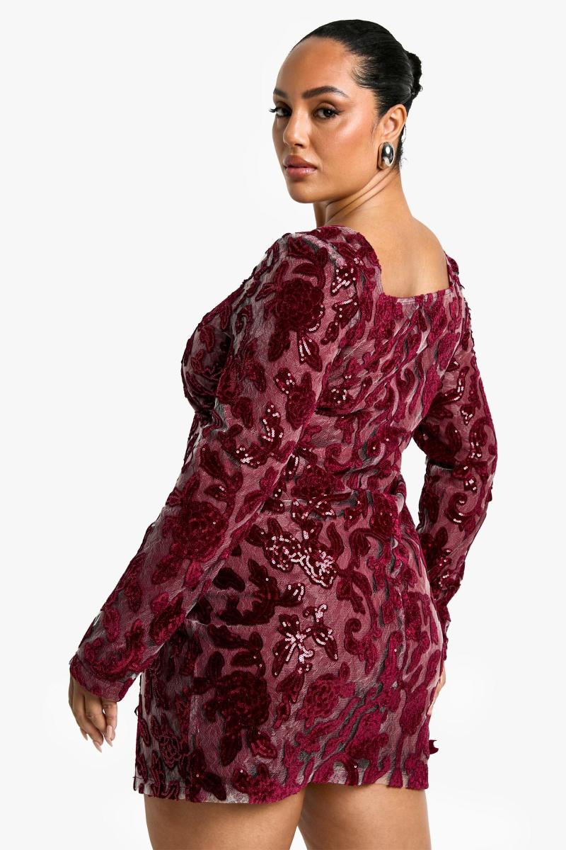 Облягаюча сукня Plus Demask з квадратним вирізом