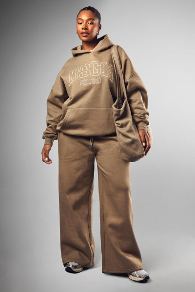 Плюс DSGN Studio Applique Jogger