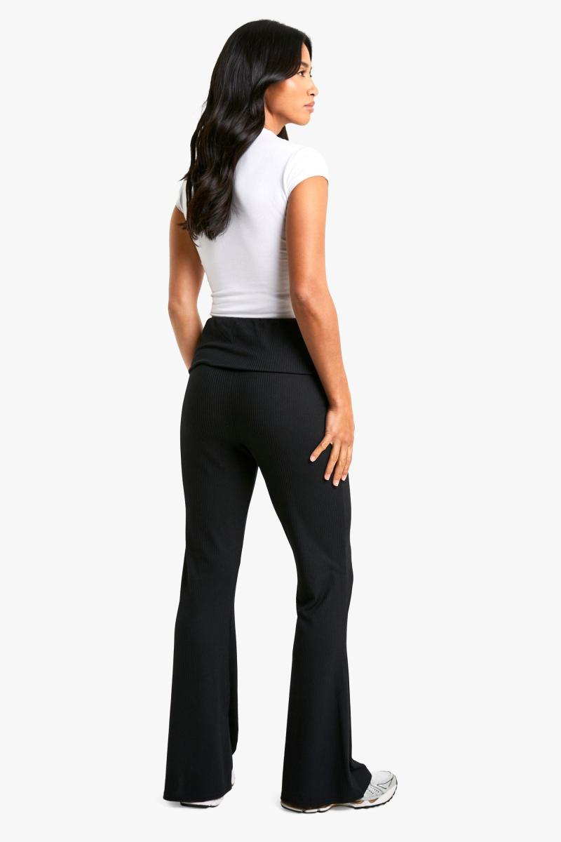 Маленькі брюки-кльош із м’якими рубчиками та поясом