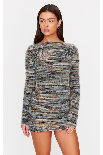 Облегаюча сукня з текстурованою щіткою з вирізом-човником Облегаюча сукня з текстурованою щіткою з вирізом-човником