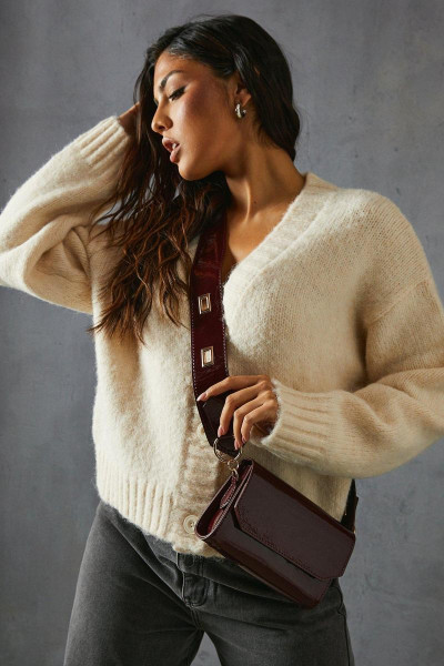 Лакована сумка через плече Лакована сумка через плече