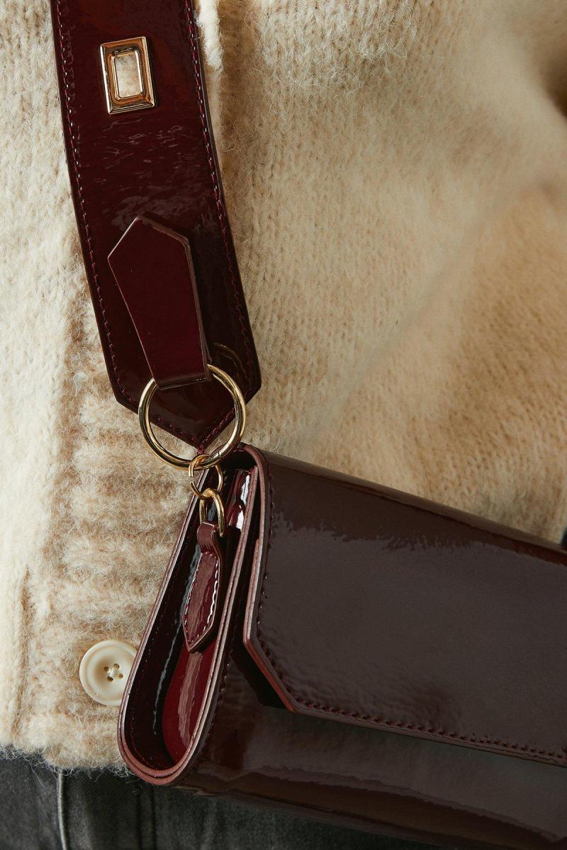 Лакована сумка через плече