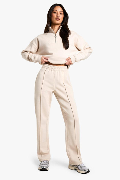 Високі деталі трубопроводу неохайний пробіжок