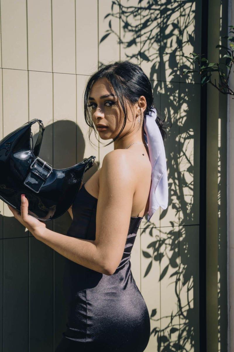 Вигнута сумка для пряжки