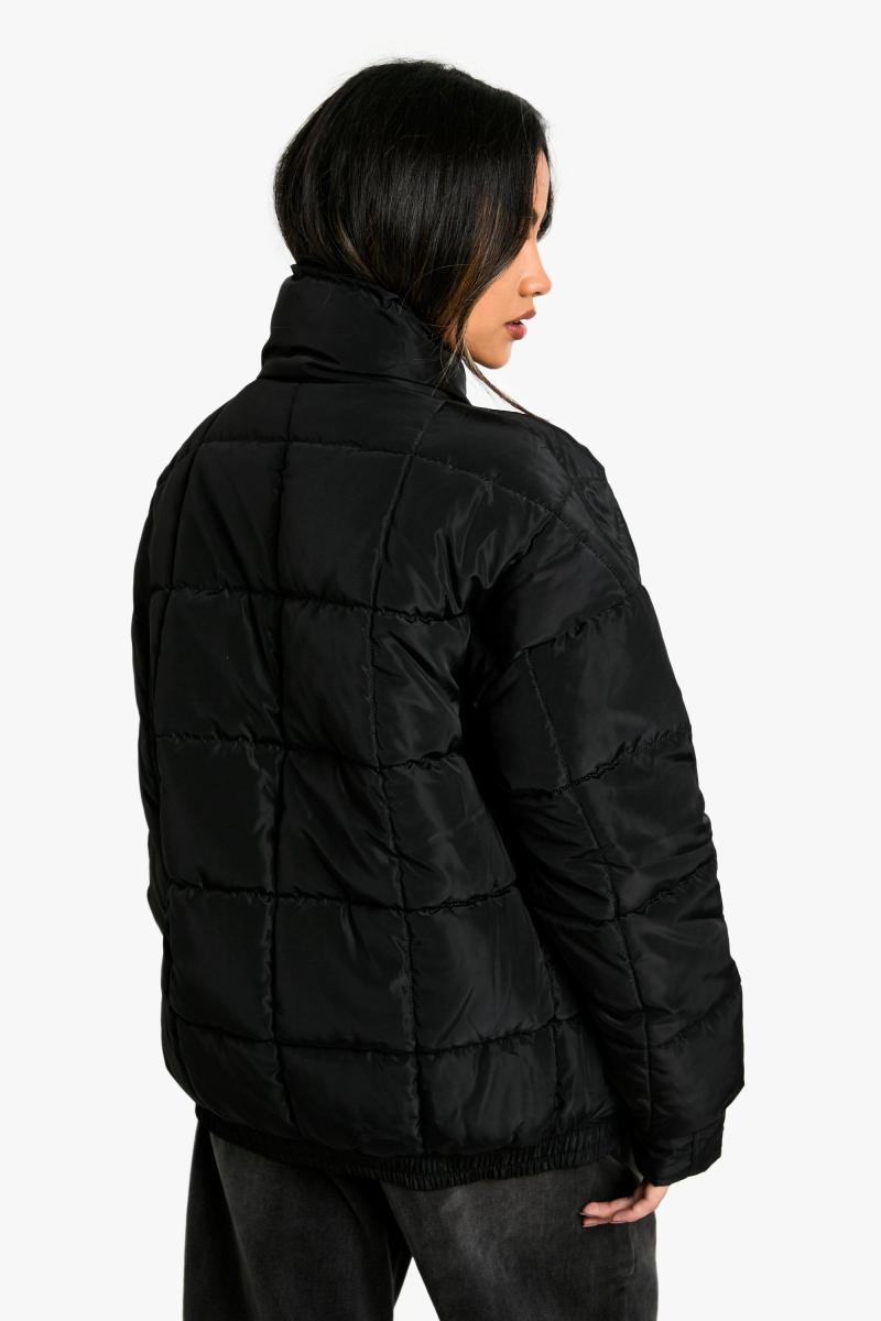 Стьобана пухова куртка