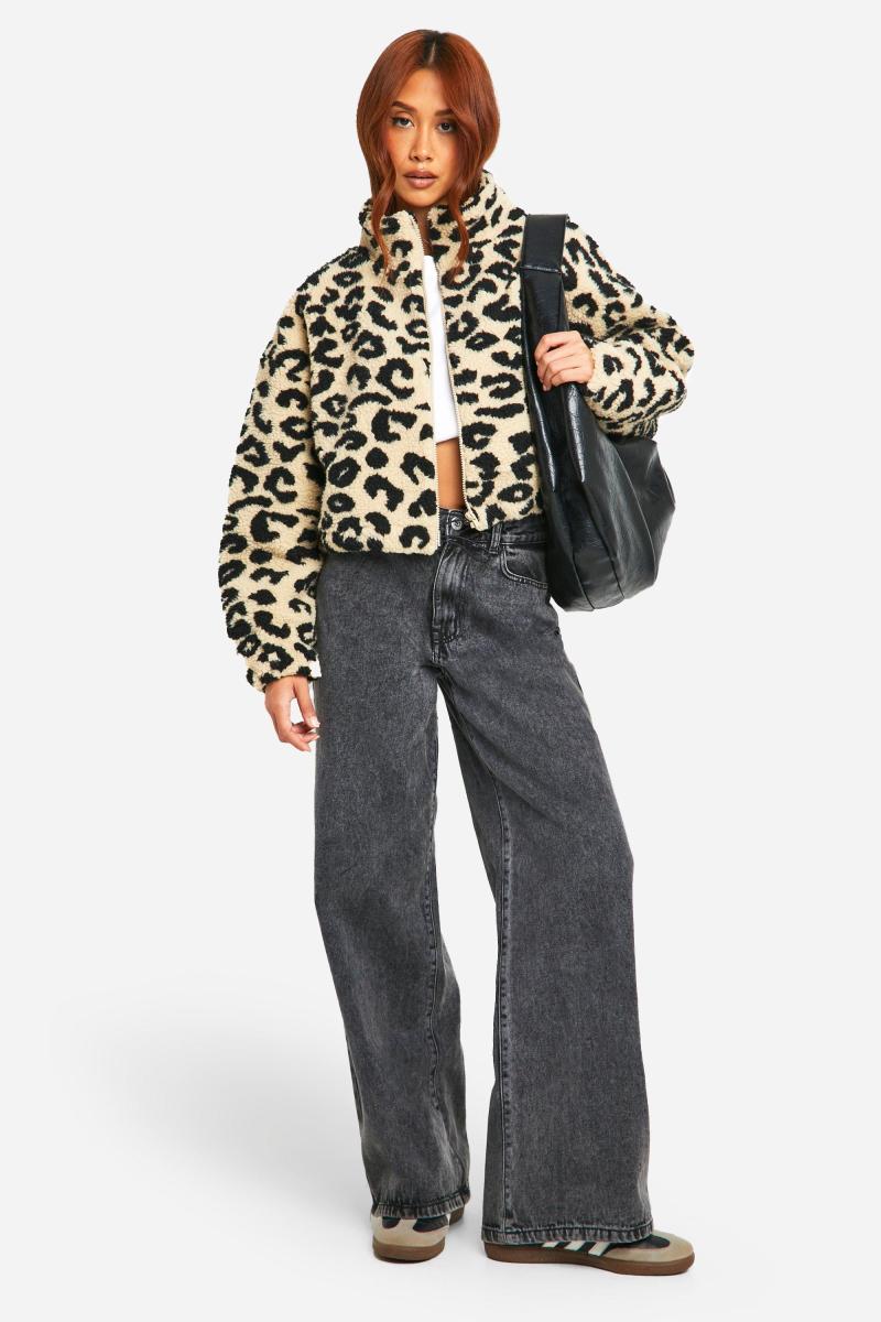 Плюшевий бомбер з леопардовим принтом