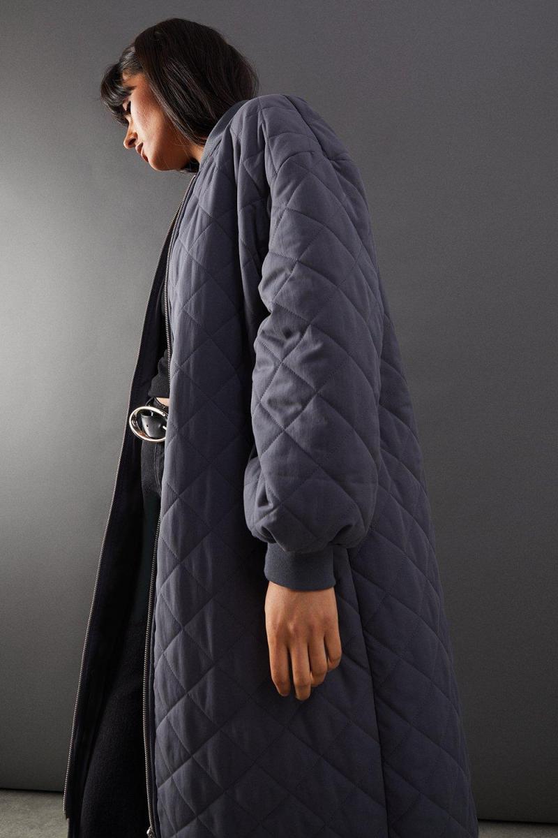 Діамантова стьобана підкладка довгих ліній