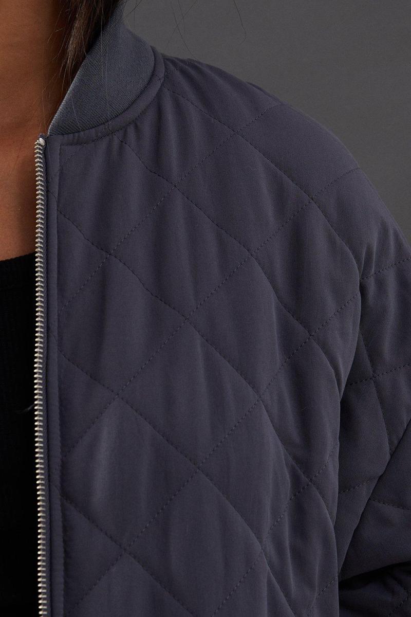 Діамантова стьобана підкладка довгих ліній