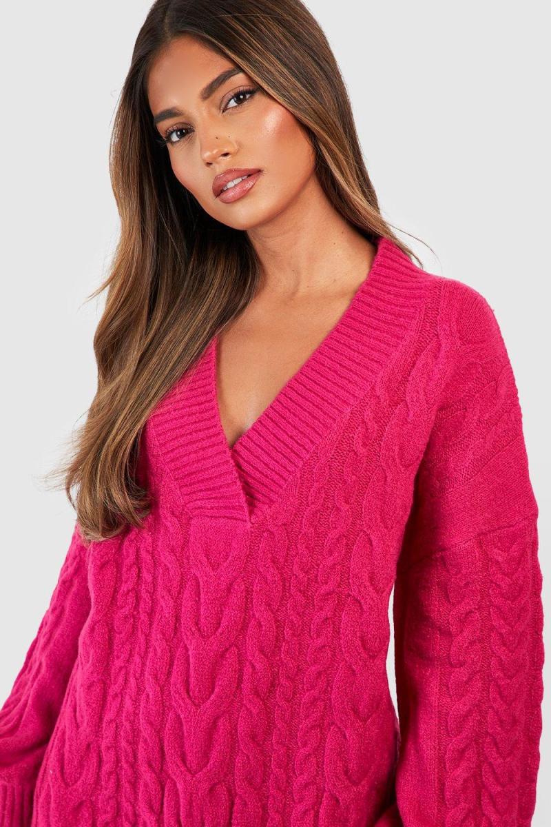 Трикотажна сукня з V-подібним вирізом